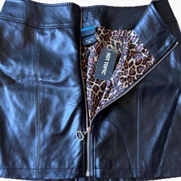 Y2K Hot Topic Faux Leather Mini Skirt Zip Up Cat Punk Goth Emo Cheetah M - Picture 2 of 13